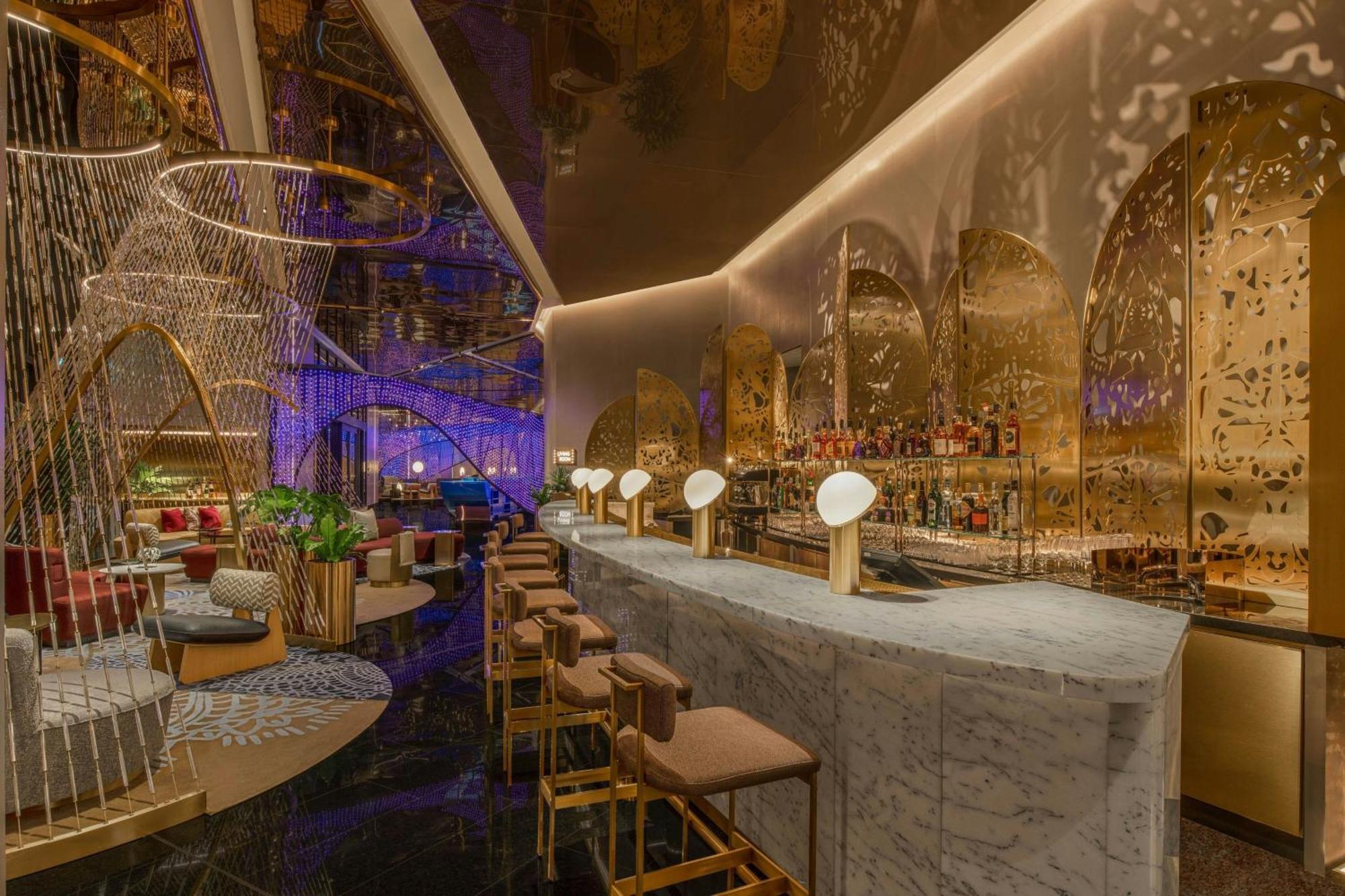 W Macau - Studio City Exteriér fotografie The bar at the lobby