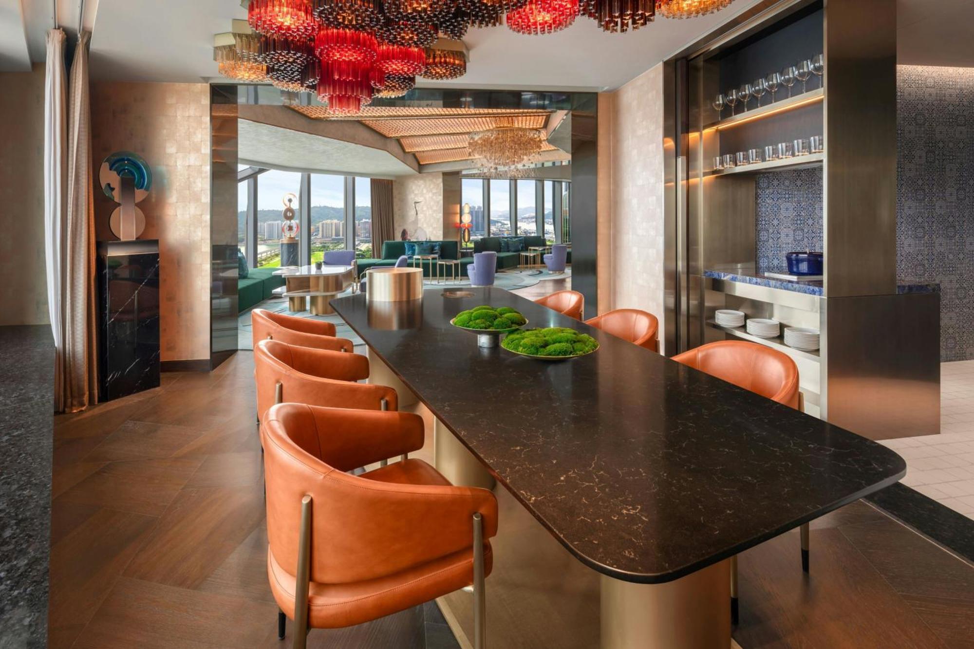 W Macau - Studio City Exteriér fotografie The Club at London Heathrow Airport