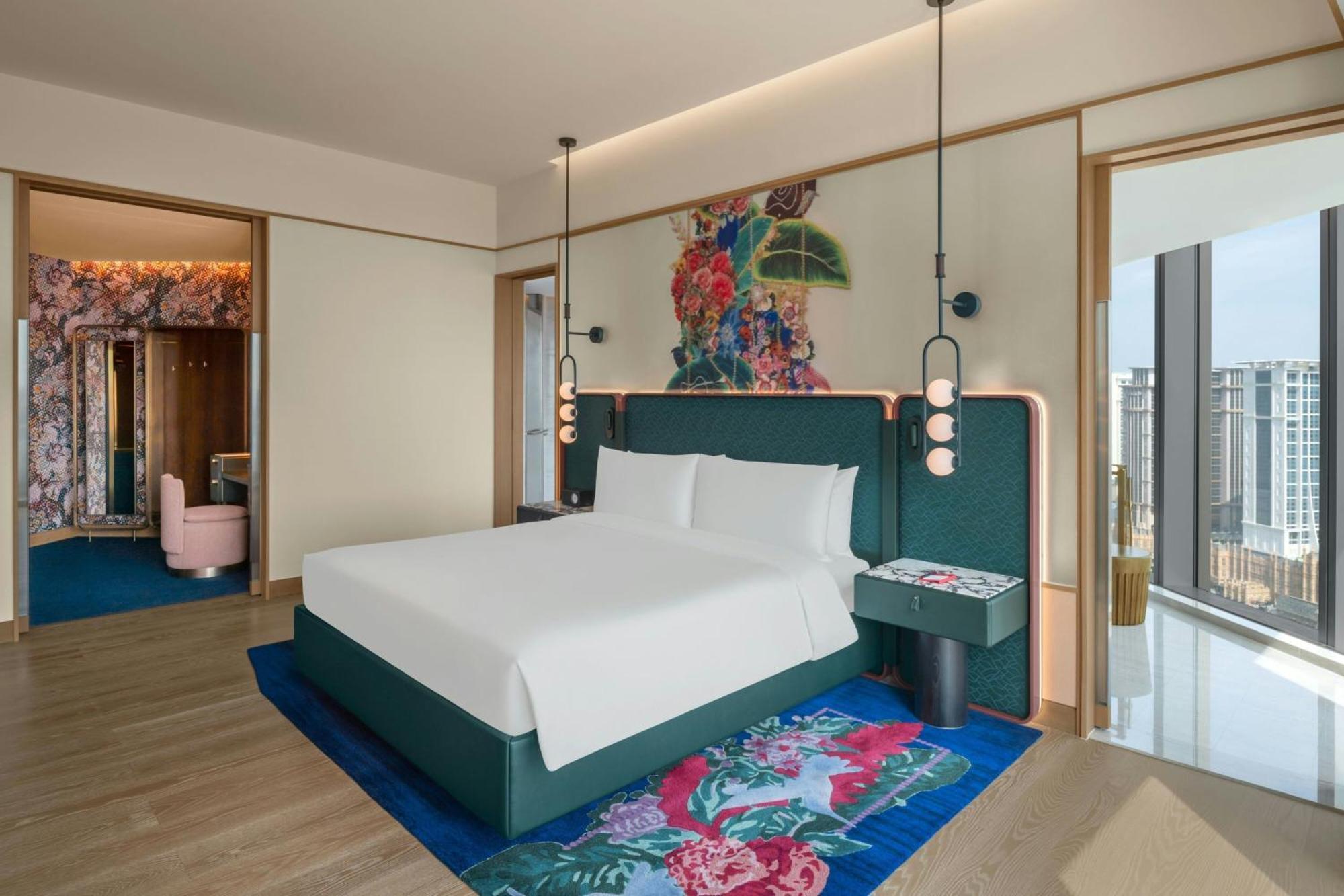 W Macau - Studio City Exteriér fotografie A bedroom at the hotel